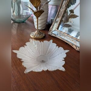 Vintage Arte Murano Frosted Leaf Bowl With Grapes and Gold Edges Decor 9.5"